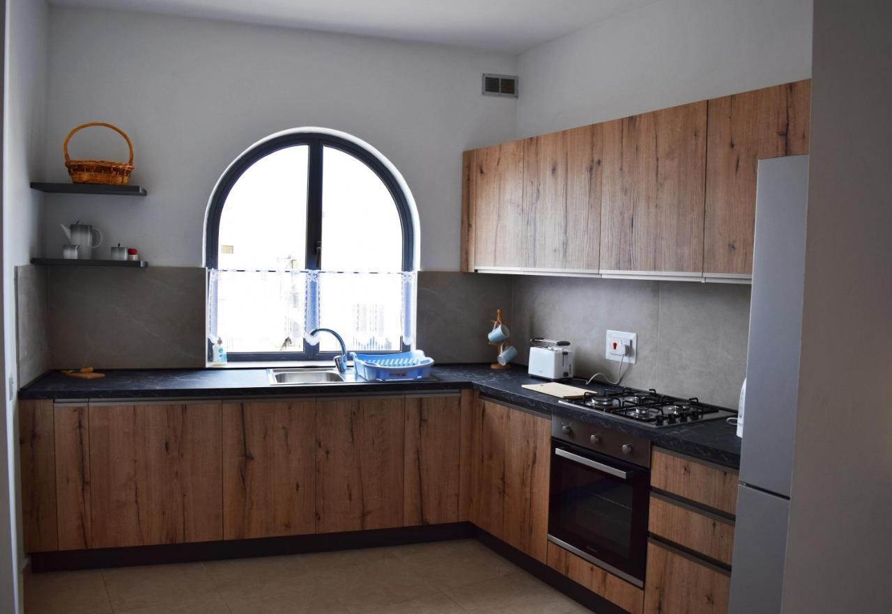 Da Vinci 3 Bedroom Apartment 멜리에하 외부 사진
